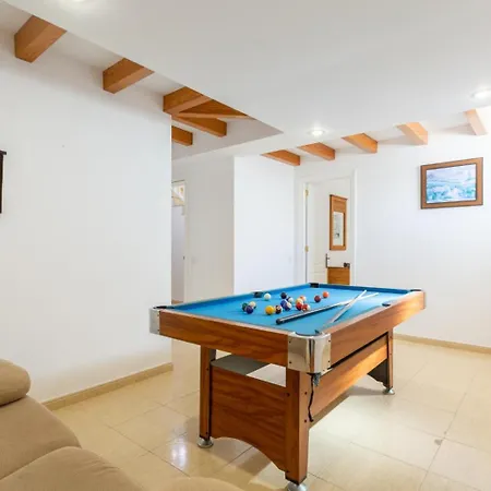 Monica فيلة بويرتو ذيل كارمين