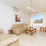 Vila Monica *